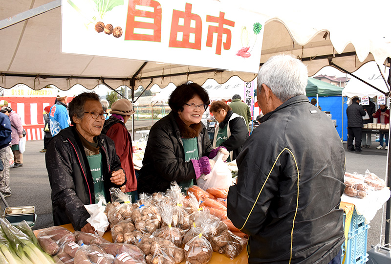 女性部ふれあい市柚野自由市