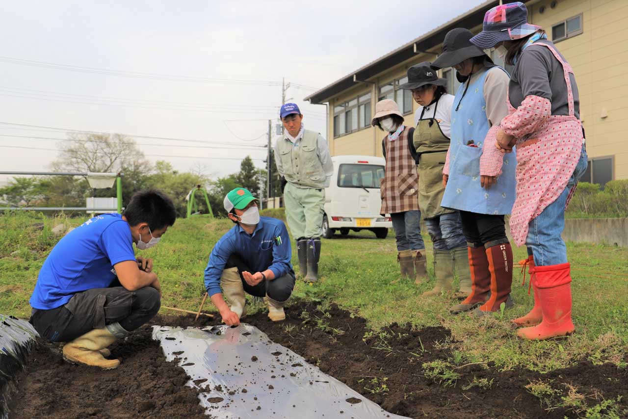 差替え写真：ホームページ　農業大学校　新入生募集